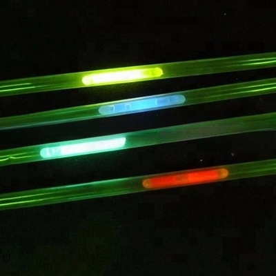 Fai una dichiarazione al night club con la nostra 7*225 Glow in the Dark Drinking Straw