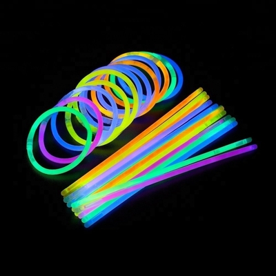8 pollici diversi colori braccialetto a bastoncino luminoso 50pcs perfetto per le feste 2 anni di durata