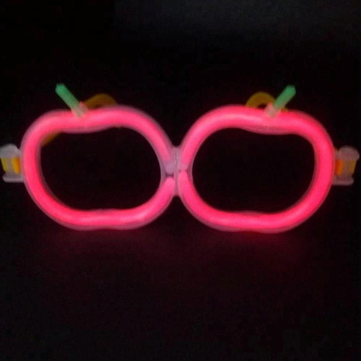 Novità Light Up Apple Shape Glow Stick con liquido fluorescente PE non tossico